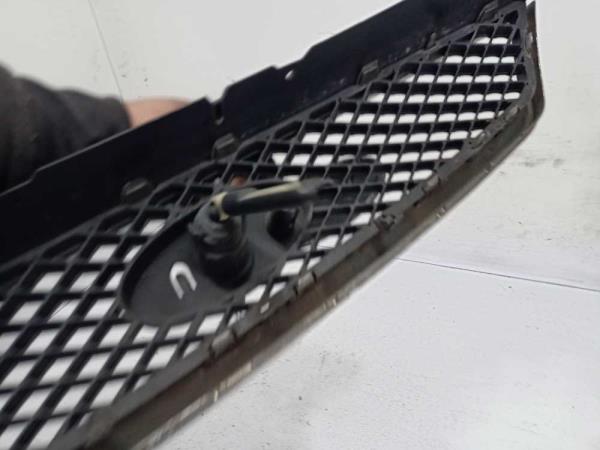 CALANDRE FORD FOCUS 11/04-01/2008 ( CHROME ) AVEC CLEF - Vue 2